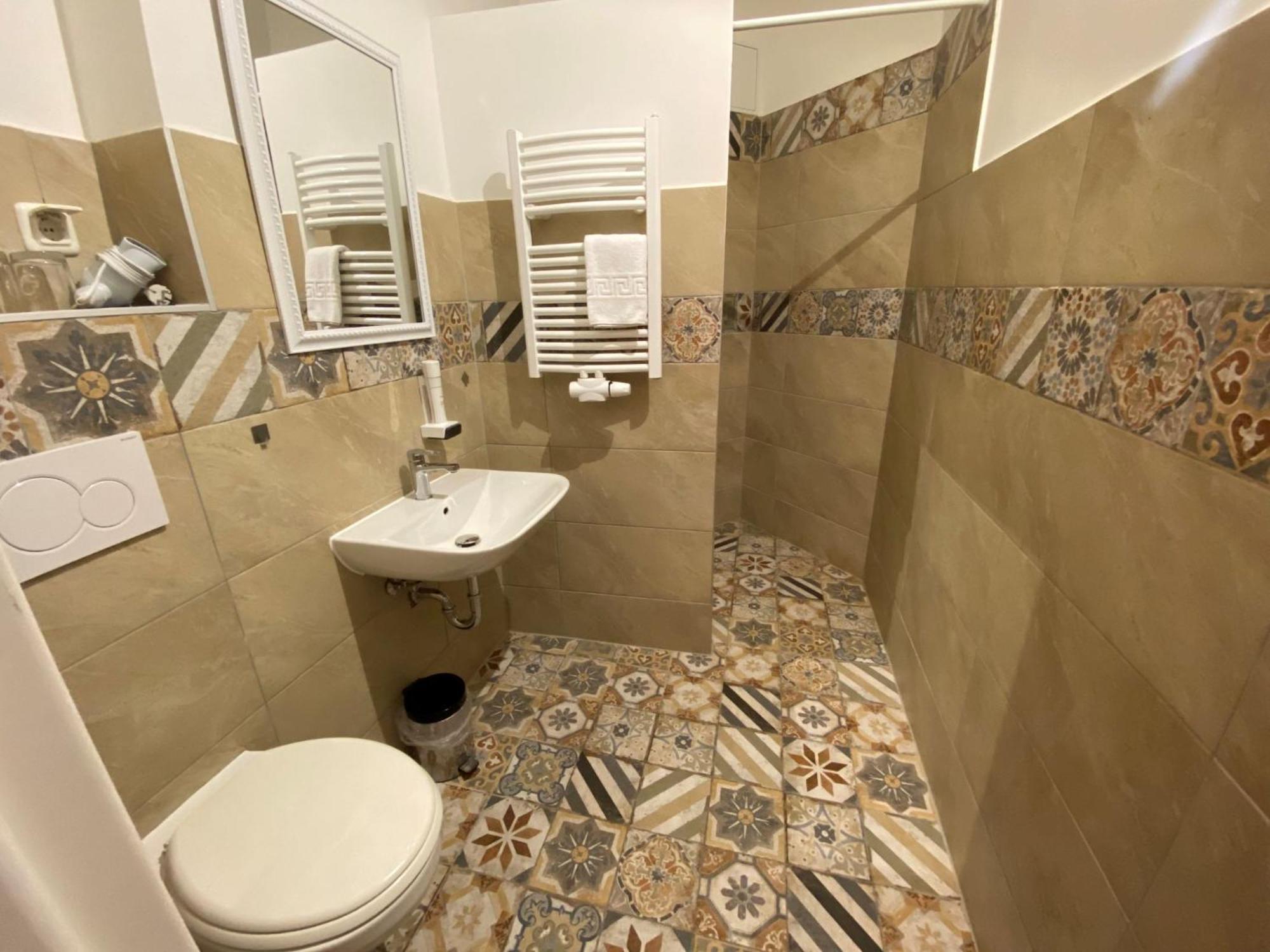 Avalon Bed & Breakfast Themen/- Nichtraucherhotel Hannover Exteriör bild